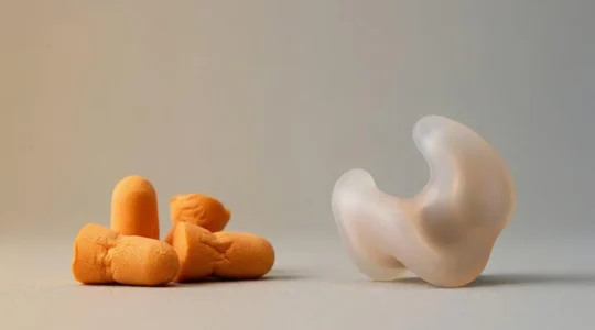 Comparaison entre protection auditive standard et sur mesure pour préserver l'audition