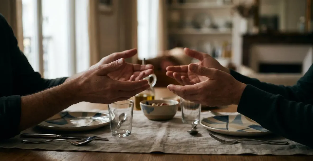 Moment d'échange visuel attentif entre deux personnes lors d'un repas familial dans un environnement apaisé